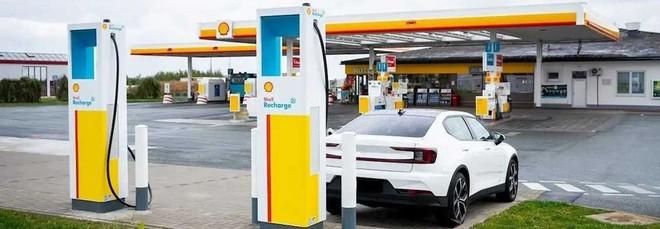 Nuovo fluido Shell per batterie: ricarica ultrarapida e sicura