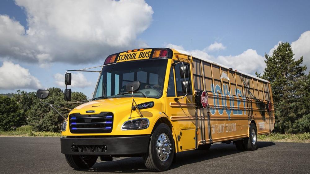 Illinois utility tries using electric school buses for bidirectional charging