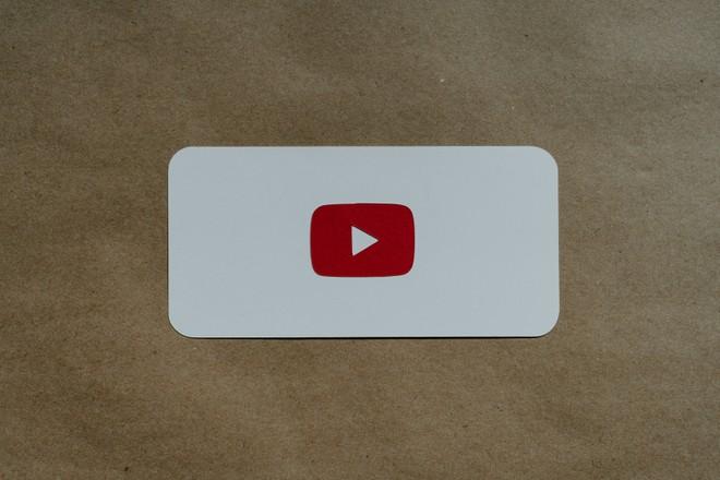 YouTube valuta di nascondere i commenti nell'app mobile