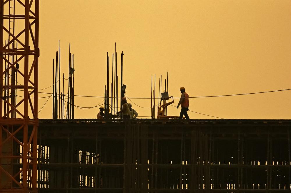 Construction workers are cashing in on the AI boom