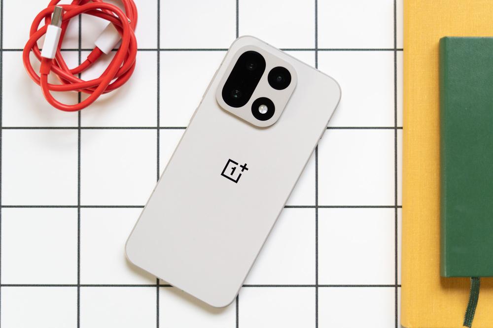 The OnePlus 15 is the phone to buy if you hate charging your phone