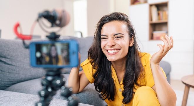 Codacons contro le regole Agcom per gli influencer: 