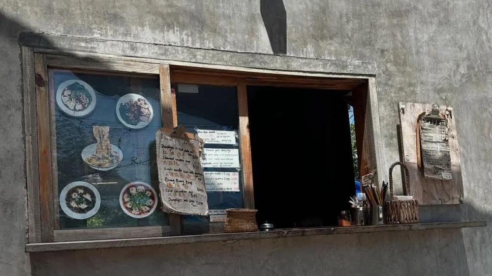 Restaurant owner blasts “self-entitled” food reviewer after viral review