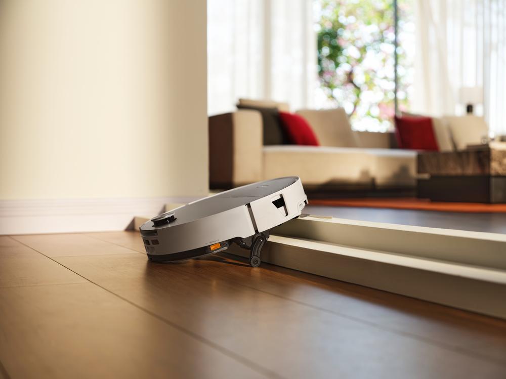 Roborock’s new Saros 20 robot vacuum cleaners got a climbing upgrade