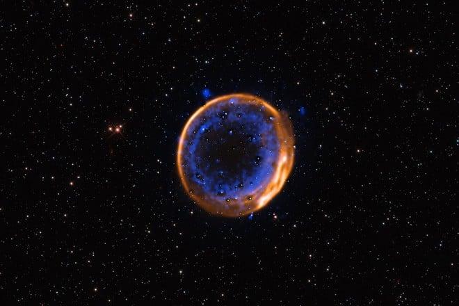 Stella esplosa due volte: la prima incredibile immagine