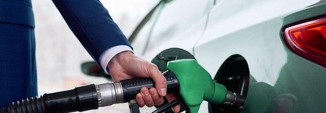 Il Partito Popolare Europeo vuole abolire il divieto sulla vendita di veicoli con motore a combustione