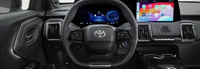 Toyota Urban Cruiser, interni e bagagliaio del SUV elettrico