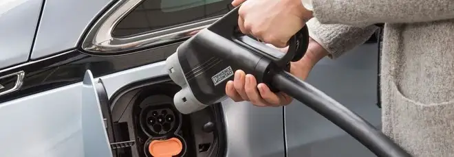 Il ritorno degli incentivi per le auto elettriche: attenzione all'effetto annuncio