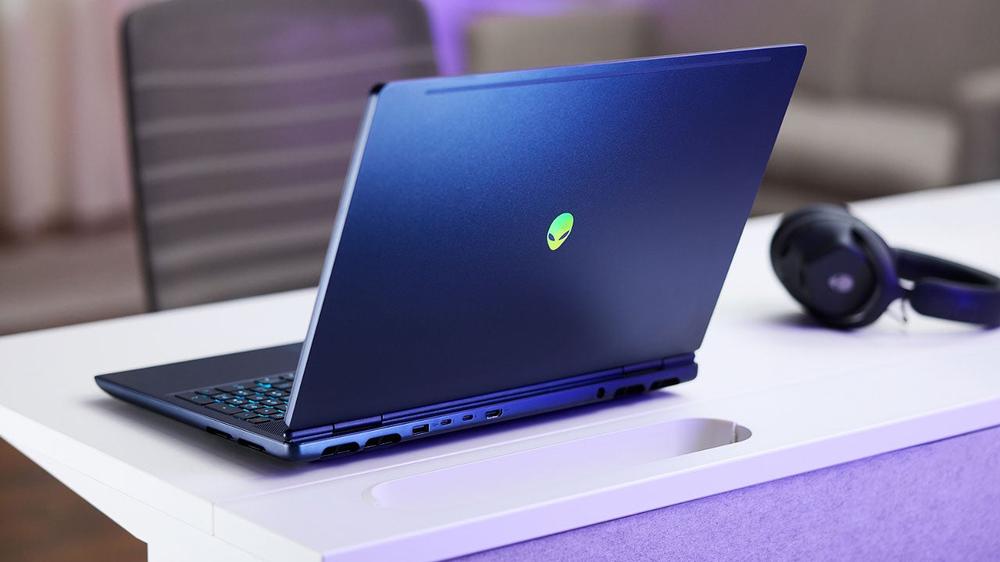 Save $350 Off the Alienware 16X Aurora RTX 5070 Gaming Laptop with Intel Core Ultra 9 CPU Upgrade