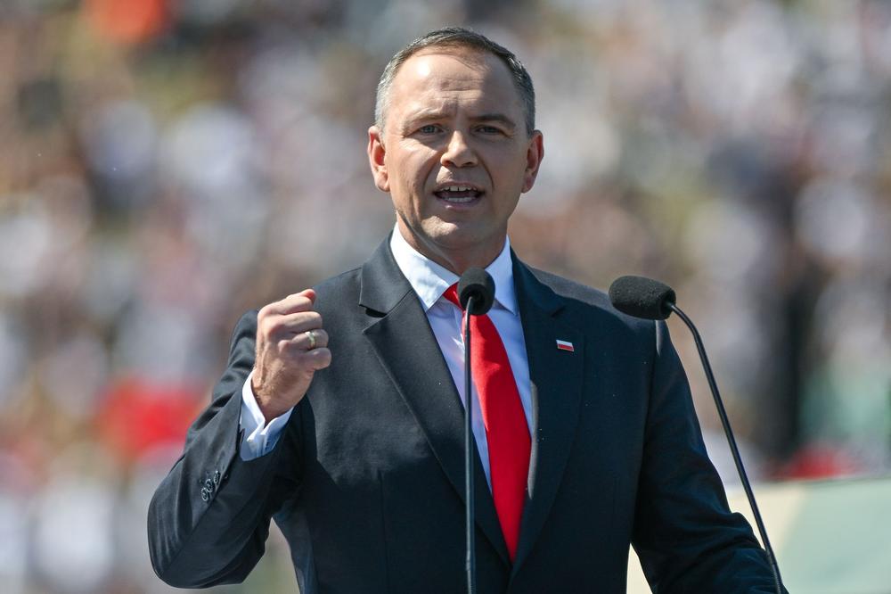 Polish president's veto won't threaten Ukraine's Starlink access, Nawrocki's office claims