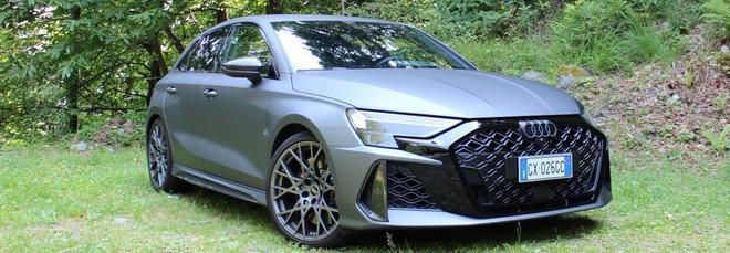 Audi RS3: con il restyling si guida ancora meglio! La prova su strada | Video