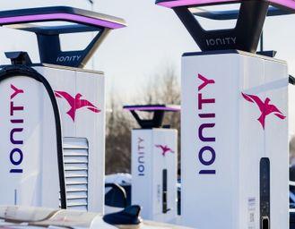 Ionity abbassa le tariffe di ricarica fino al 30%: arrivano i nuovi piani annuali 