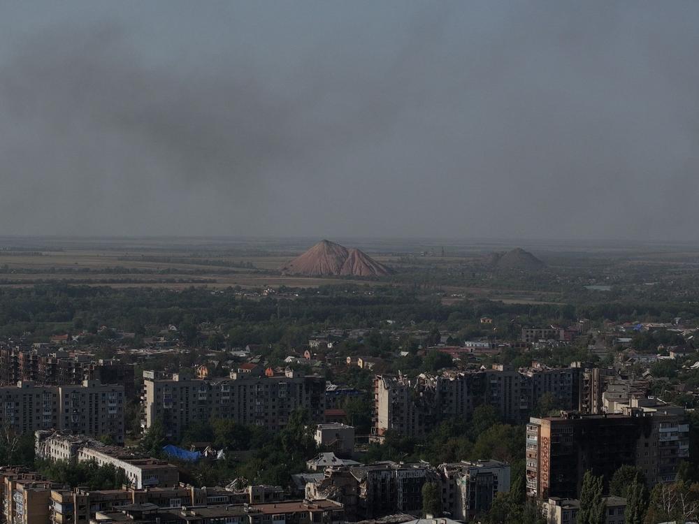 Ukraine’s defense of Pokrovsk on a knife-edge as high command resists calls to withdraw