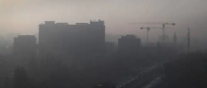 Rapporto Mobilitaria 2025, Italia soffocata dallo smog