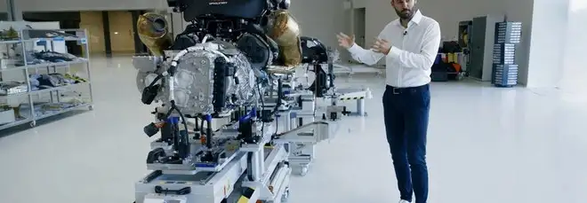 Bugatti Tourbillon: il motore ibrido è più leggero del vecchio W16 a benzina