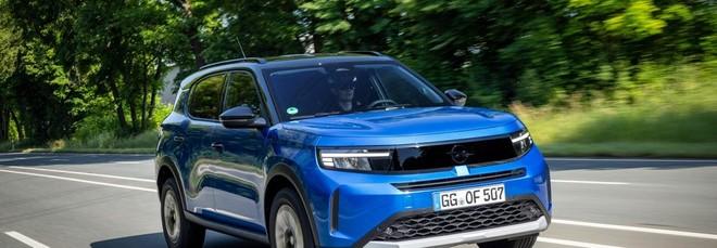 Nuova Opel Frontera, arriva la versione 7 posti per le famiglie numerose. Ecco i prezzi