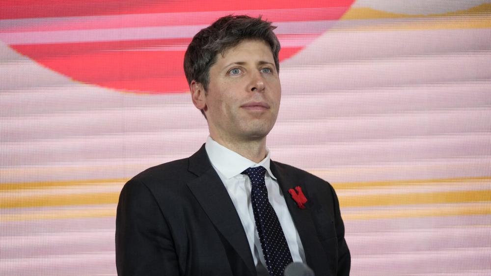Sam Altman calls AI a “bubble” while seeking $500B valuation for OpenAI