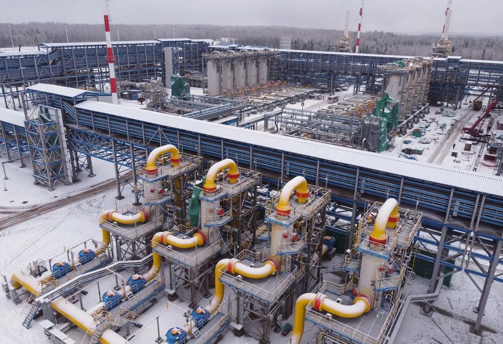 Russia's oil and gas revenues fall for third consecutive month