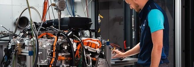 BMW crede ancora nell'idrogeno: la nuova X5 Fuel Cell arriva nel 2028