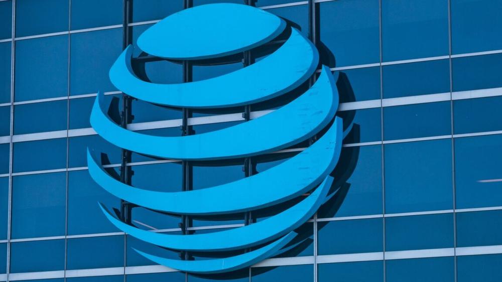 AT&T sues ad industry watchdog instead of pulling ads that slam T-Mobile