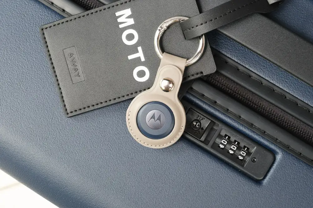 Moto Tag finally gets precise UWB location tracking