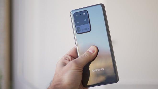 Samsung non abbandona i Galaxy S20: c'è un nuovo aggiornamento