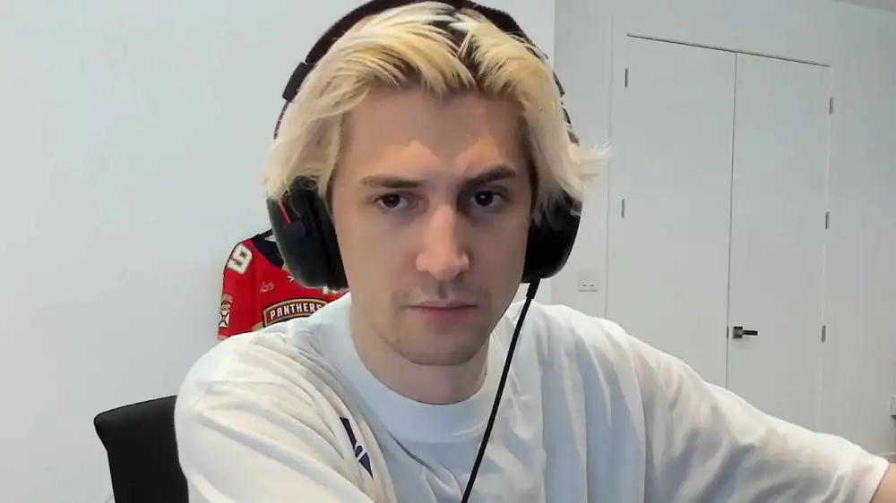 xQc slams YouTube streaming and claims they will never do anything about it