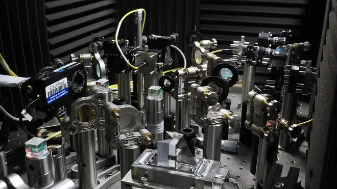 Nuovo interferometro quantistico svela ciò che luce e rumore nascondono