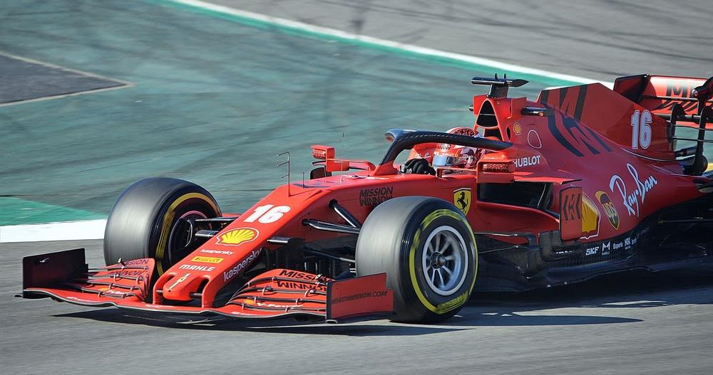 Maranello, Lewis Hamilton investito da un pedone