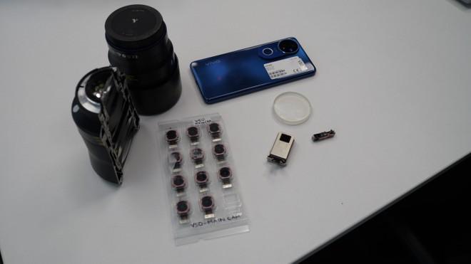 ZEISS e VIVO: Siamo entrati nei laboratori per scoprire i segreti dietro alla partnership