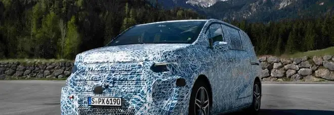 1.100 km in due ricariche? Stoccarda-Roma con Mercedes-Benz VLE