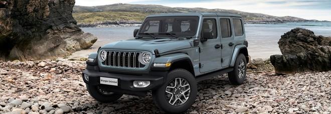 Jeep richiama oltre 370.000 Plug-in, rischio incendio: non caricatele e parcheggiatele lontano