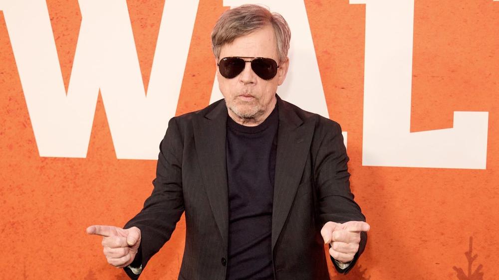 Star Wars' Mark Hamill Believed Returning as Luke Skywalker For Disney's Sequels Would Be a 'Mistake,' But Felt Compelled After Harrison Ford Signed On