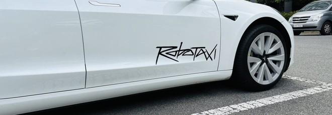 Tesla Robotaxi a San Francisco ma solo con 