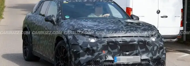 Mercedes-AMG al lavoro su un nuovo SUV elettrico con motori a flusso assiale. Foto spia