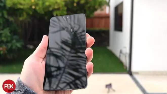 Samsung Galaxy S25 Edge non esce indenne dai drop test | Video
