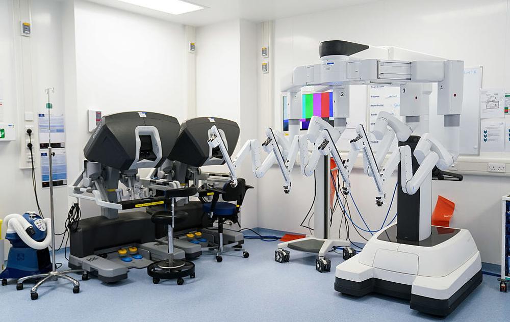 Experimental surgery performed by AI-driven surgical robot