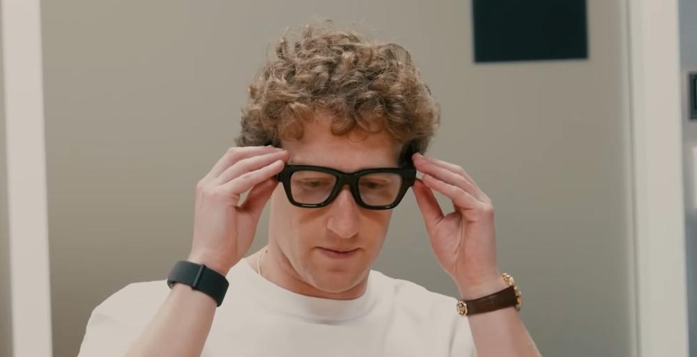 What’s the Difference Between AI Glasses and an iPhone? A Helpful Guide for Meta PR