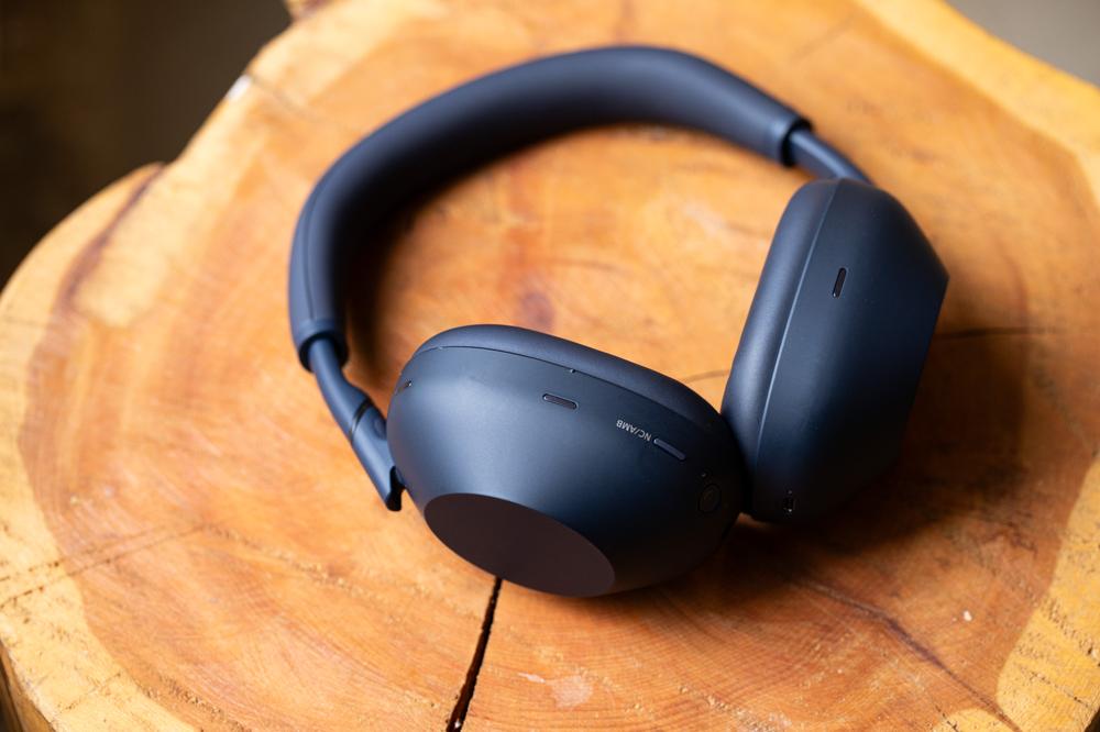 Sony’s best noise-canceling headphones are up to 45 percent off