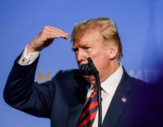 Trump caccia Anthropic dalla difesa americana. Ma OpenAI firma un accordo con le stesse tutele negate ad Anthropic