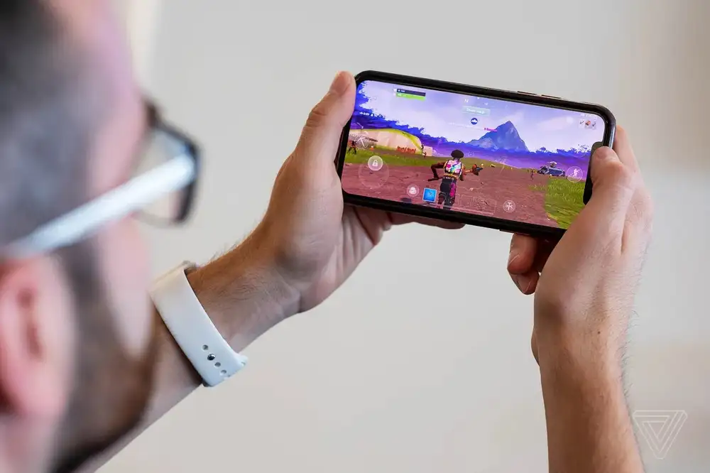 Fortnite is back on US iPhones again