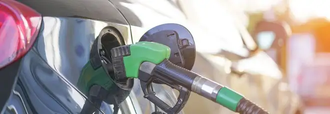 Prezzi carburanti, nuovo balzo avanti. Benzina e diesel ai massimi da aprile