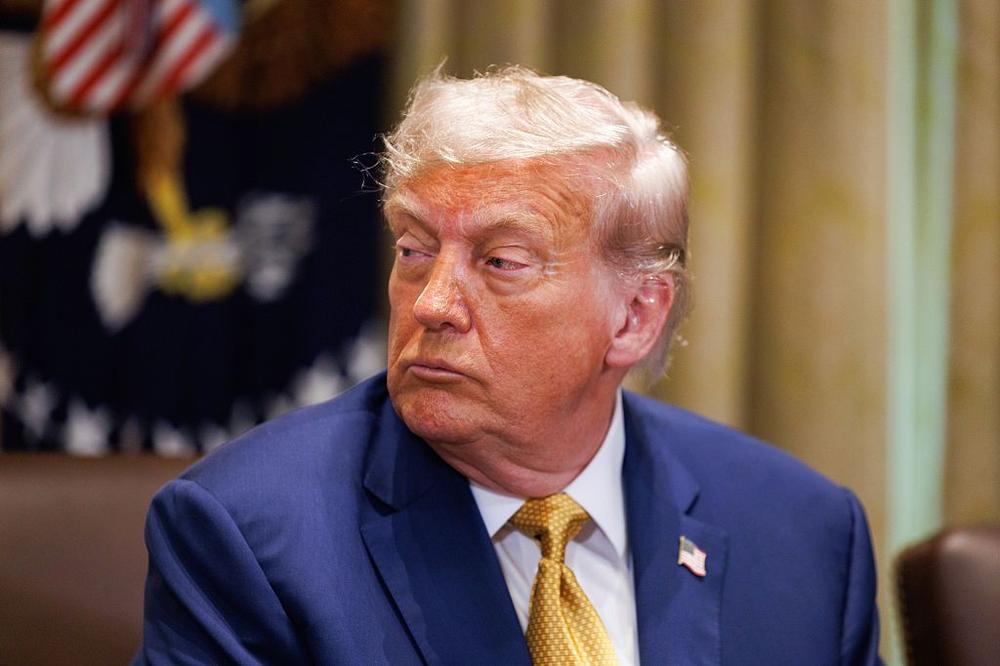 'His economy stinks,' — falling oil prices could force Putin to end war, Trump says