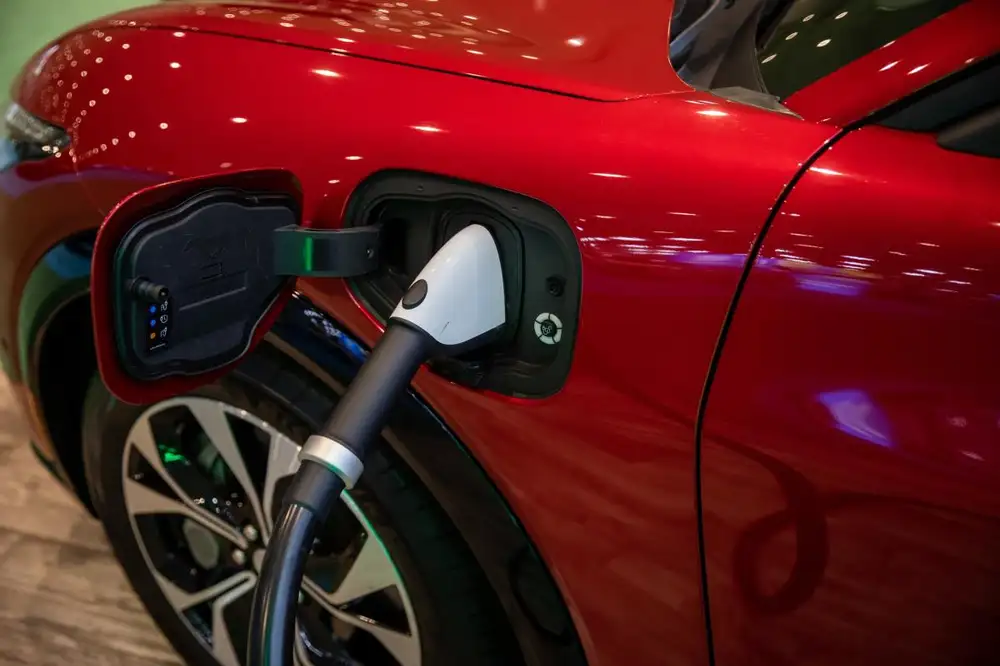 SparkCharge raises $30M to help fleets electrify without commitments