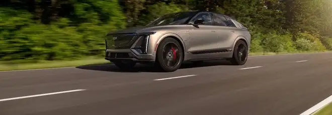Cadillac LYRIQ-V: il crossover elettrico debutta ufficialmente in Europa