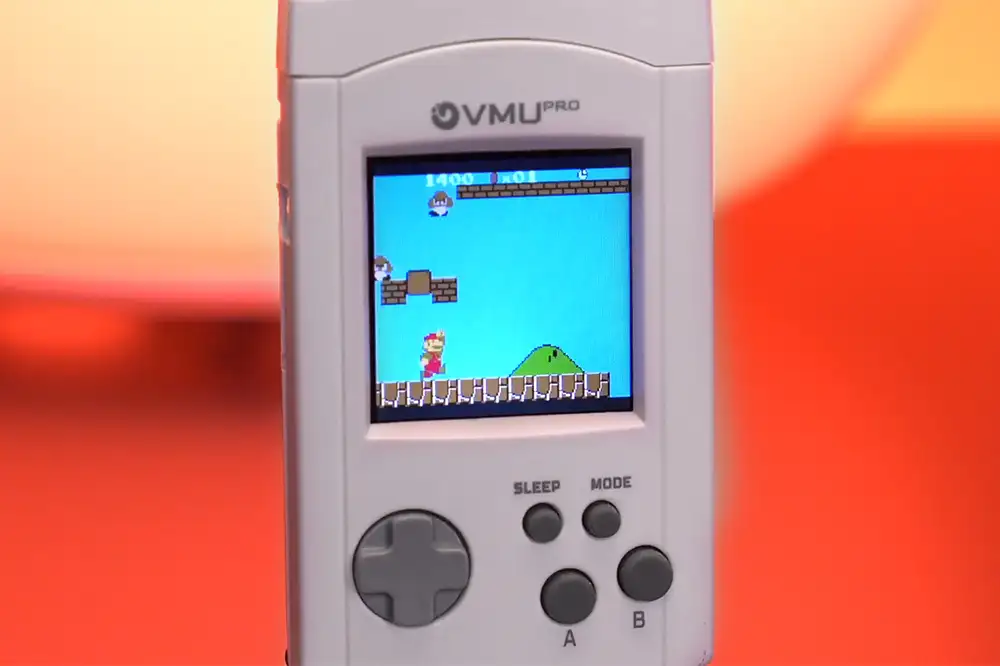 The upgraded VMU Pro turns the Dreamcast’s memory card into a handheld emulator