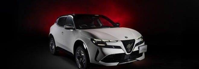 Alfa Romeo, targa laterale e colore glaciale: una Junior speciale