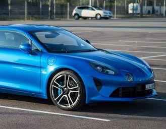 Alpine A110, svelati alcuni dettagli. Sarà 
