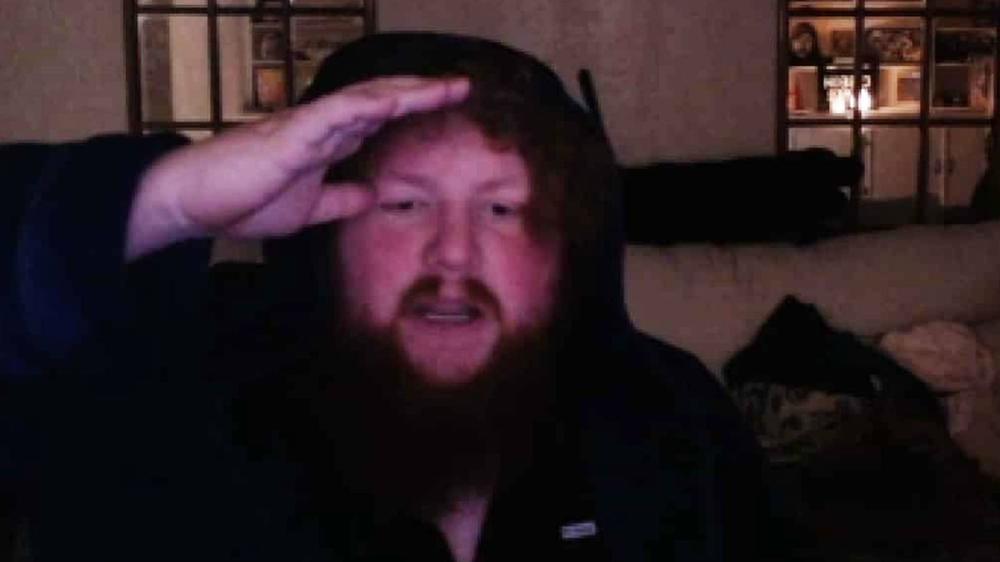 CaseOh explains why he pauses Twitch stream when ads play despite subs complaining