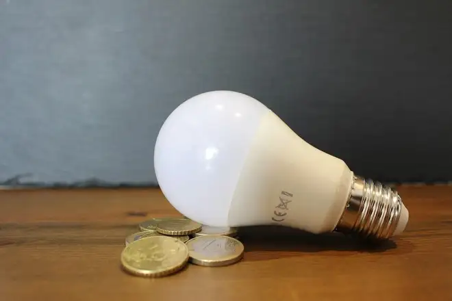 Il caro energia continua a pesare sull’Italia. E’ necessario ridurre i costi